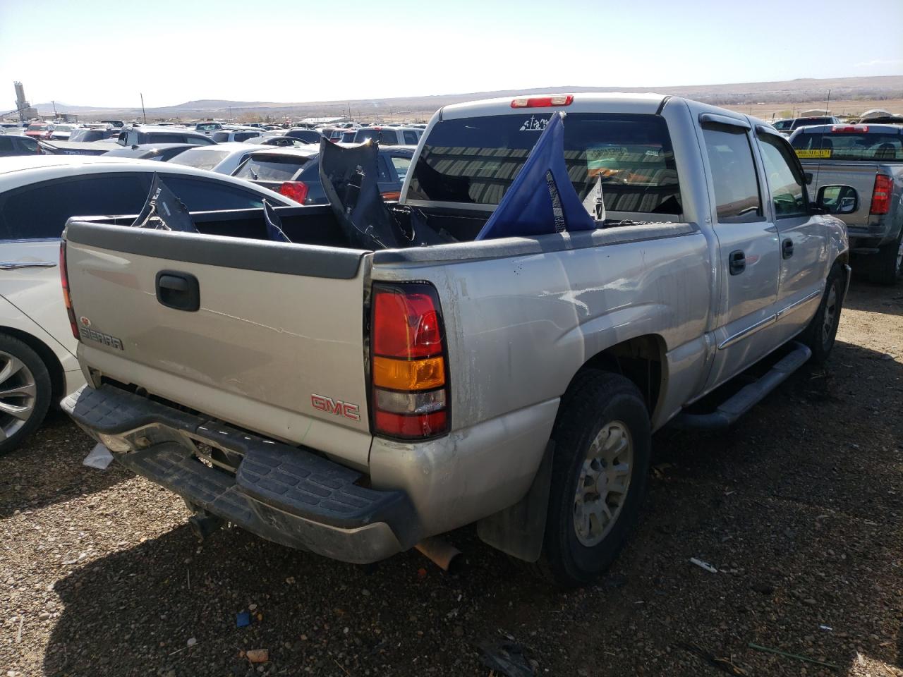 Photo 4 from auction – 2006 GMC NEW SIERRA with VIN 2GTEC13T361101958