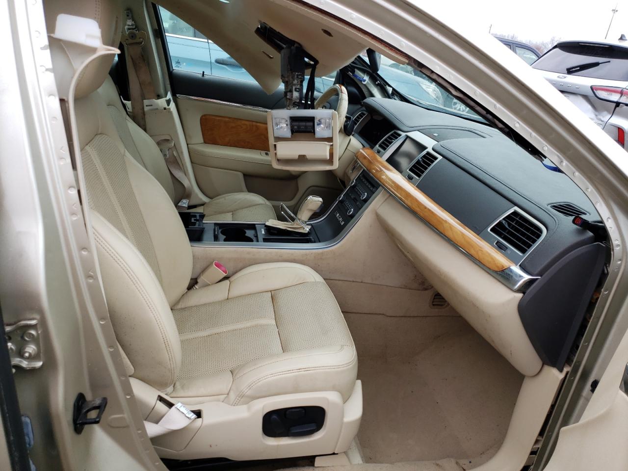 Photo 5 from auction – 2010 LINCOLN MKS with VIN 1LNHL9DR8AG604052