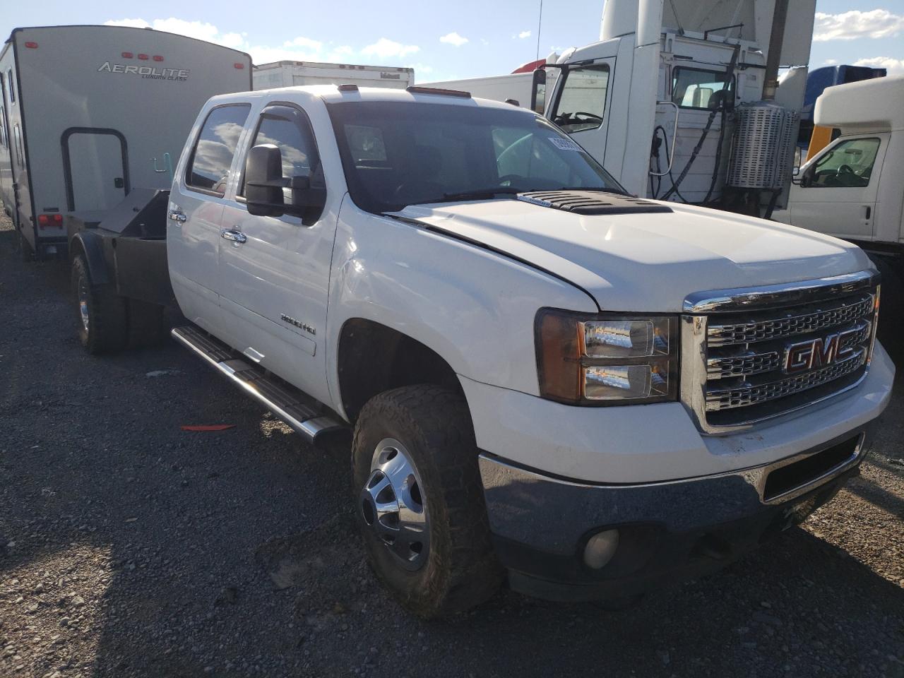 GMC SIERRA K35 2011 with VIN 1GT422C85BF225944 - Photo from auction