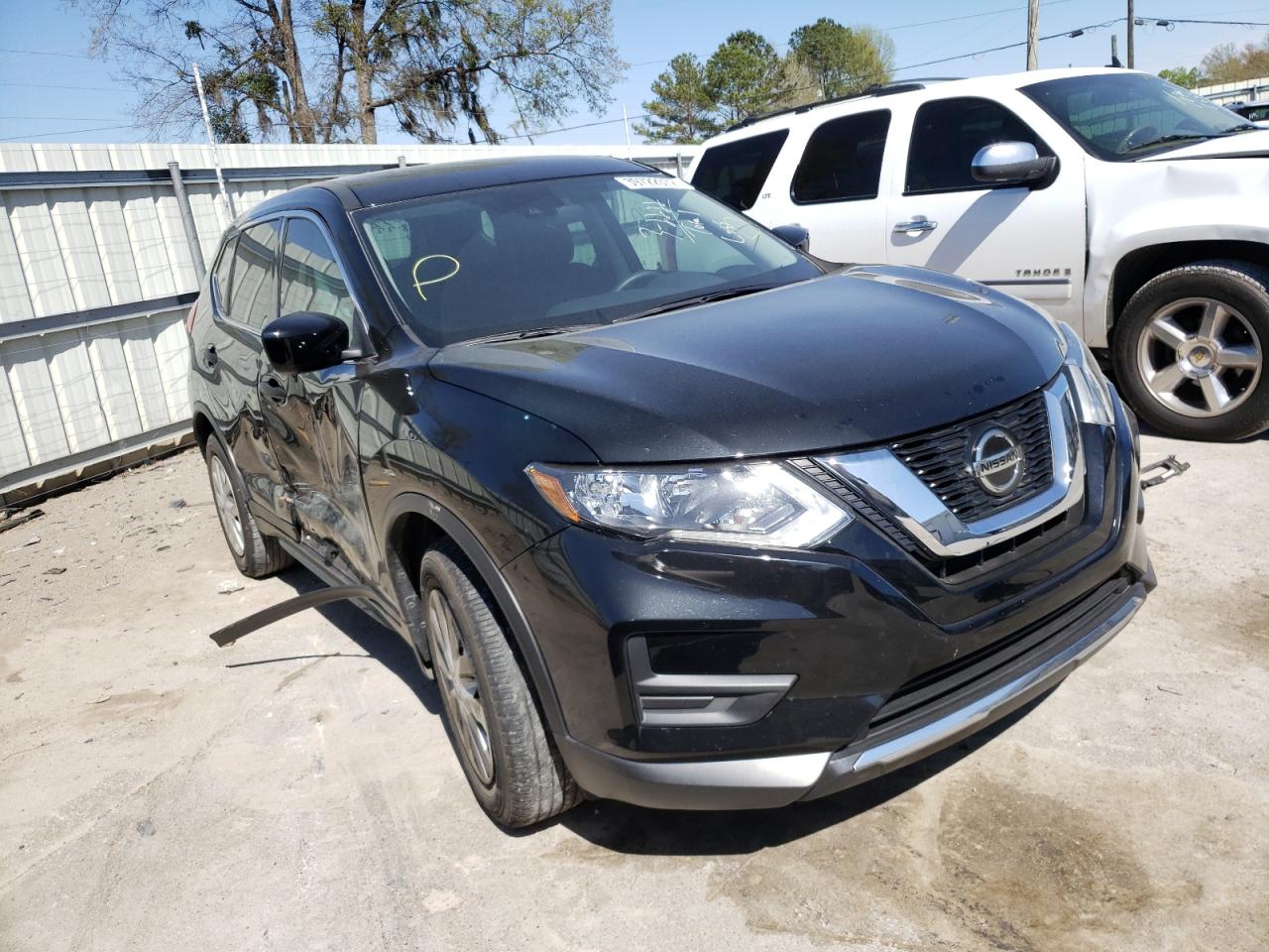 Photo 1 from auction – 2019 NISSAN ROGUE S with VIN 5N1AT2MT9KC825673