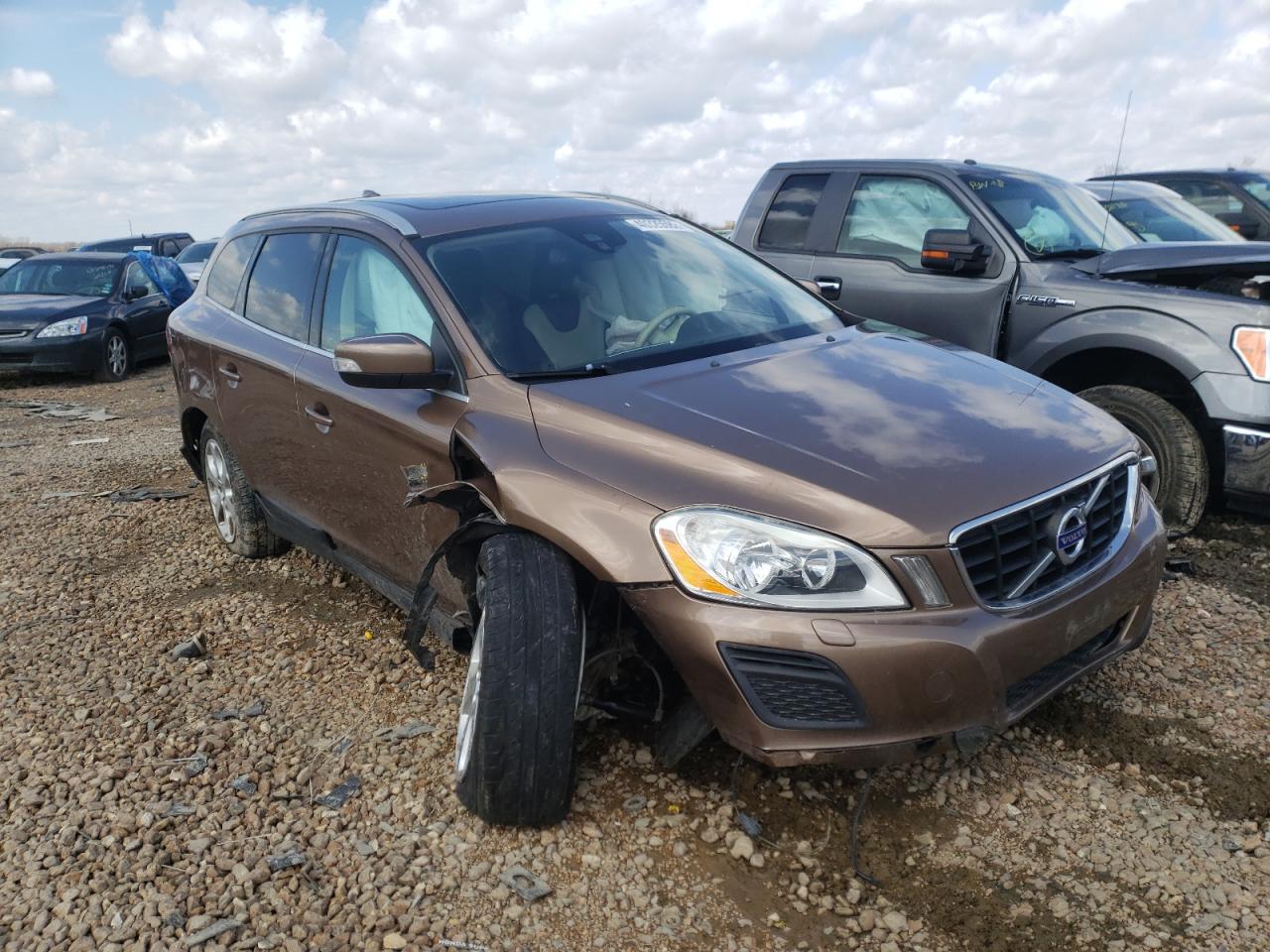 VOLVO XC60 3.2 2013 with VIN YV4952DL2D2407110 - Photo from auction