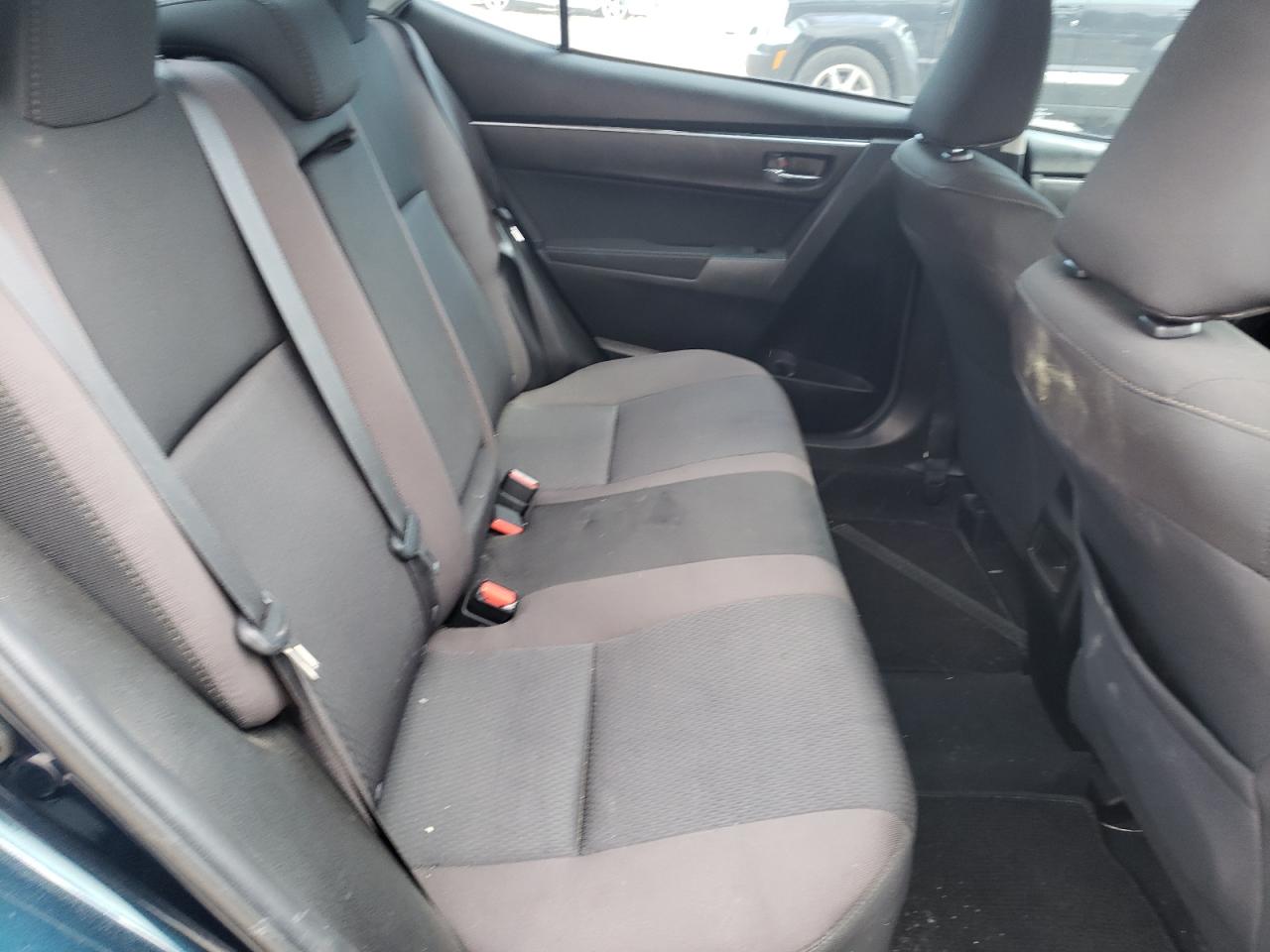 Photo 6 from auction – 2018 TOYOTA COROLLA L with VIN 5YFBURHE0JP839154