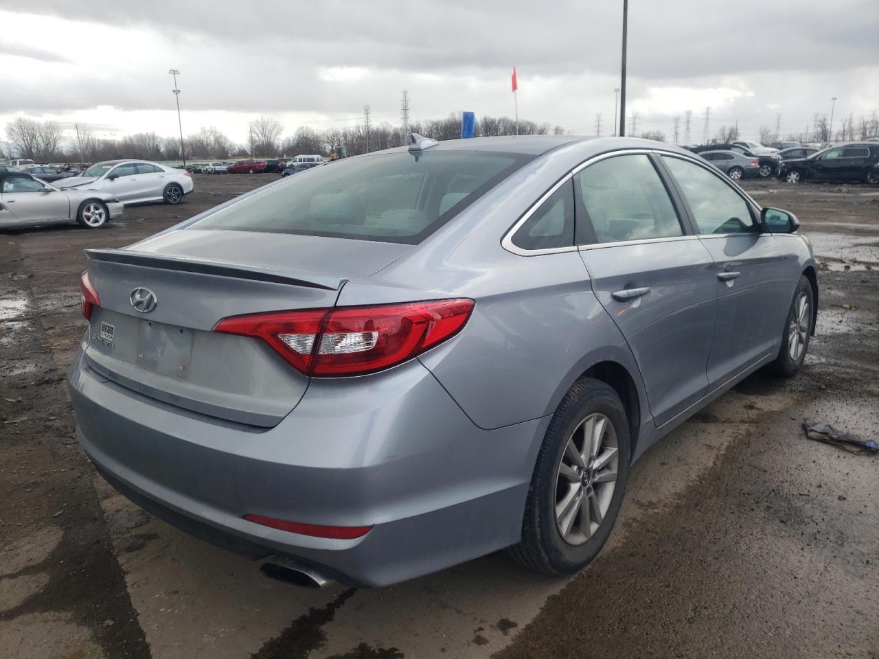 Photo 4 from auction – 2016 HYUNDAI SONATA SE with VIN 5NPE24AF8GH433525