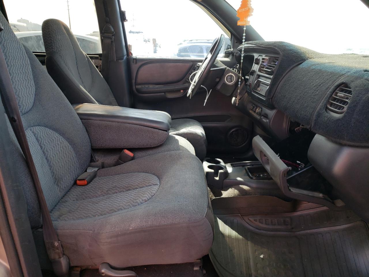 Photo 5 from auction – 2000 DODGE DURANGO with VIN 1B4HR28Y8YF173530