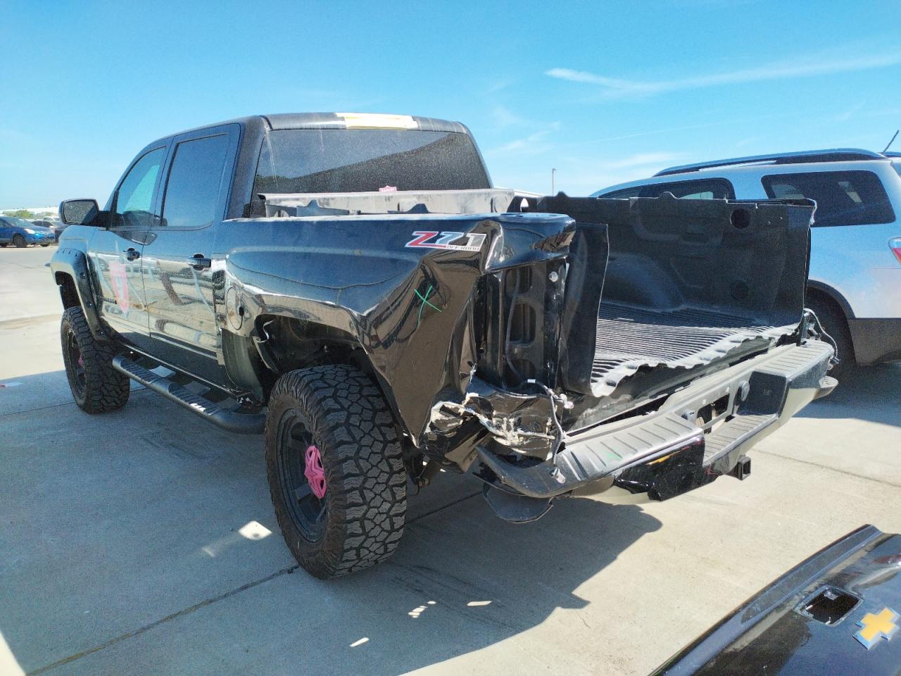 Photo 3 from auction – 2017 CHEVROLET SILVERADO with VIN 3GCUKREC6HG307652