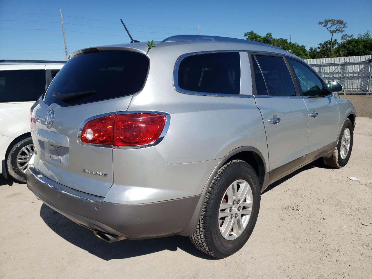 Photo 4 from auction – 2012 BUICK ENCLAVE with VIN 5GAKRCED4CJ351246