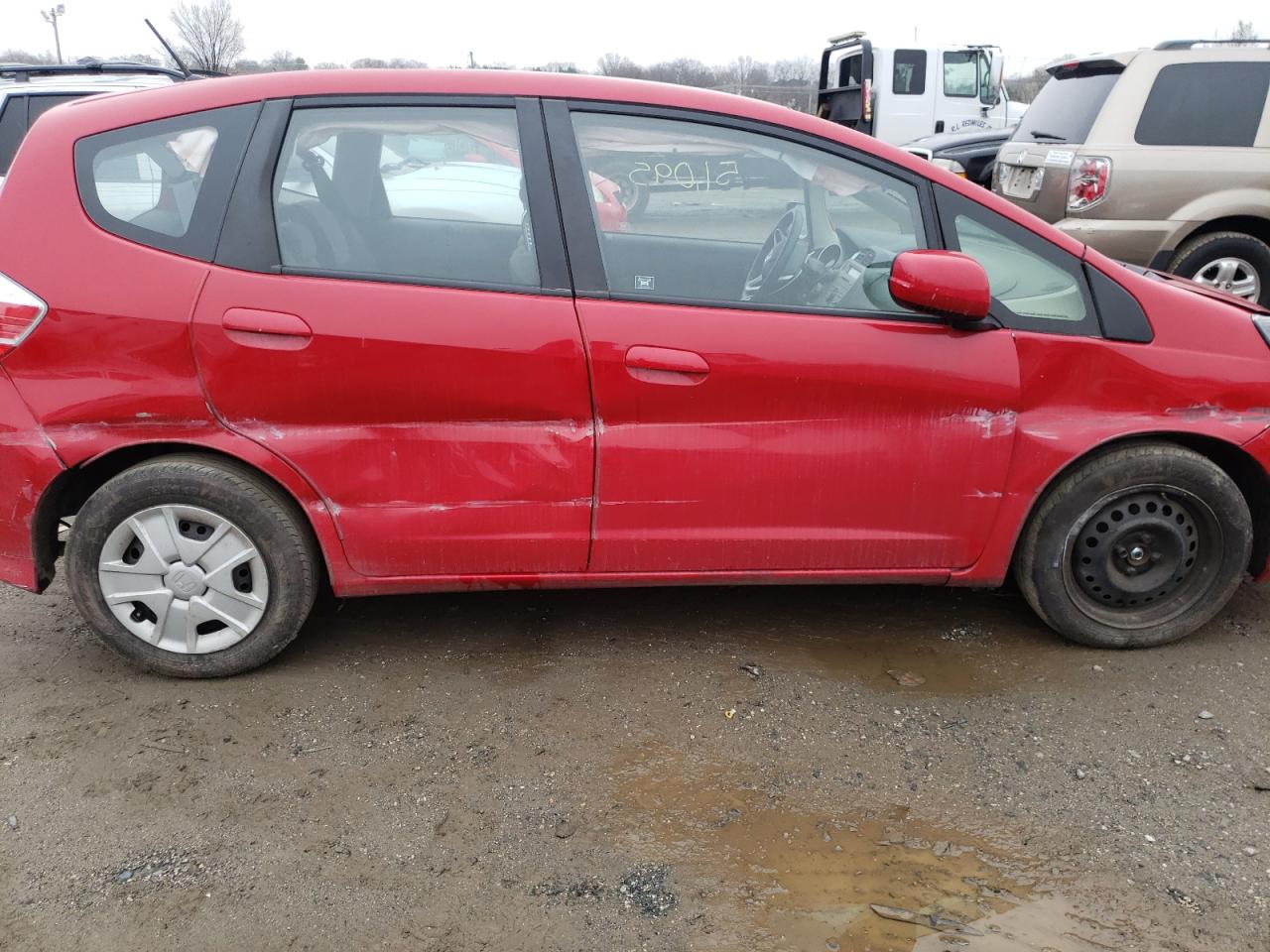 Photo 9 from auction – 2013 HONDA FIT with VIN JHMGE8H33DC012353