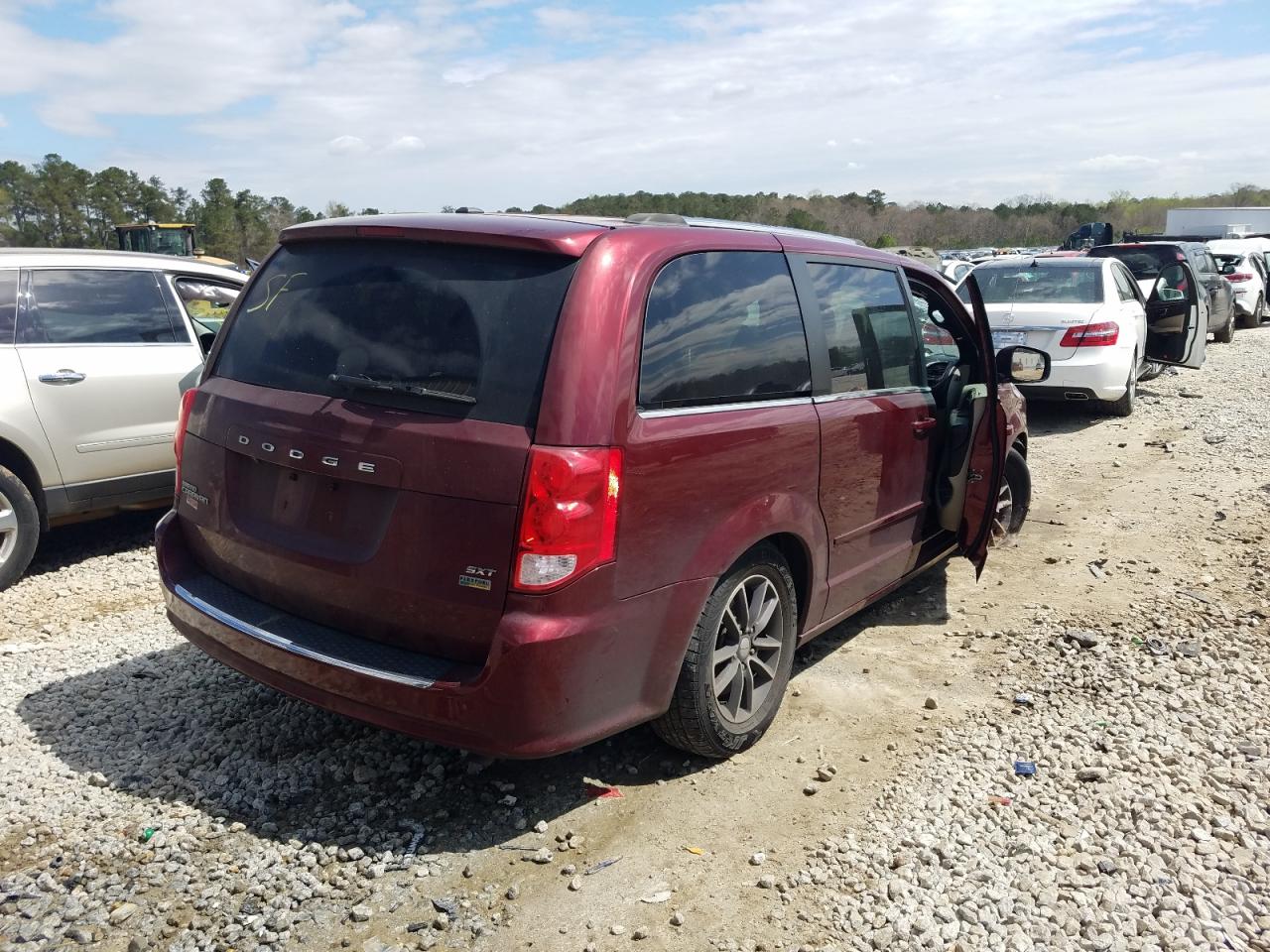 Photo 4 from auction – 2017 DODGE GRAND CARA with VIN 2C4RDGCG9HR671729