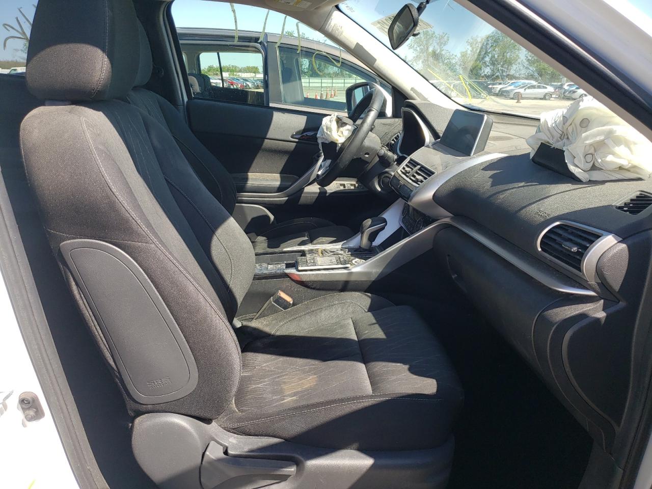 Photo 5 from auction – 2019 MITSUBISHI ECLIPSE CR with VIN JA4AT5AA8KZ002314