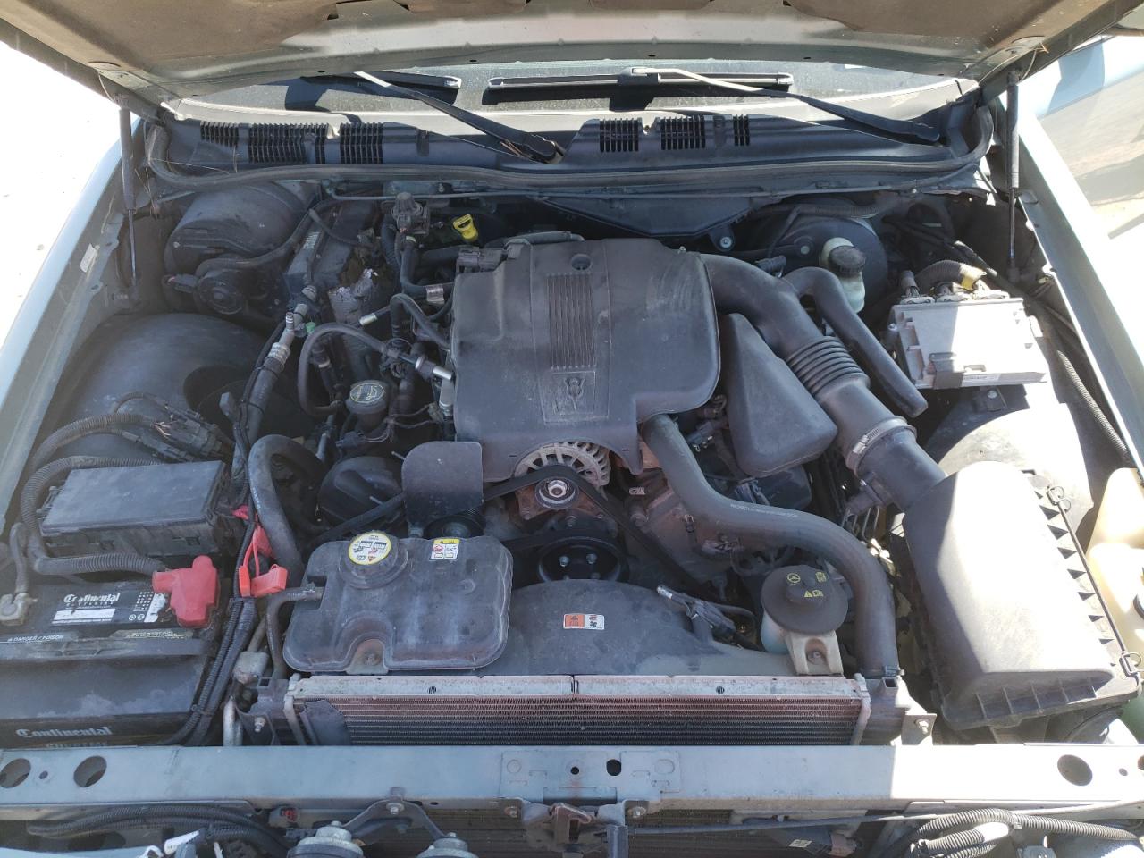 Photo 7 from auction – 2005 MERCURY GRAND MARQ with VIN 2MEFM75W05X635022