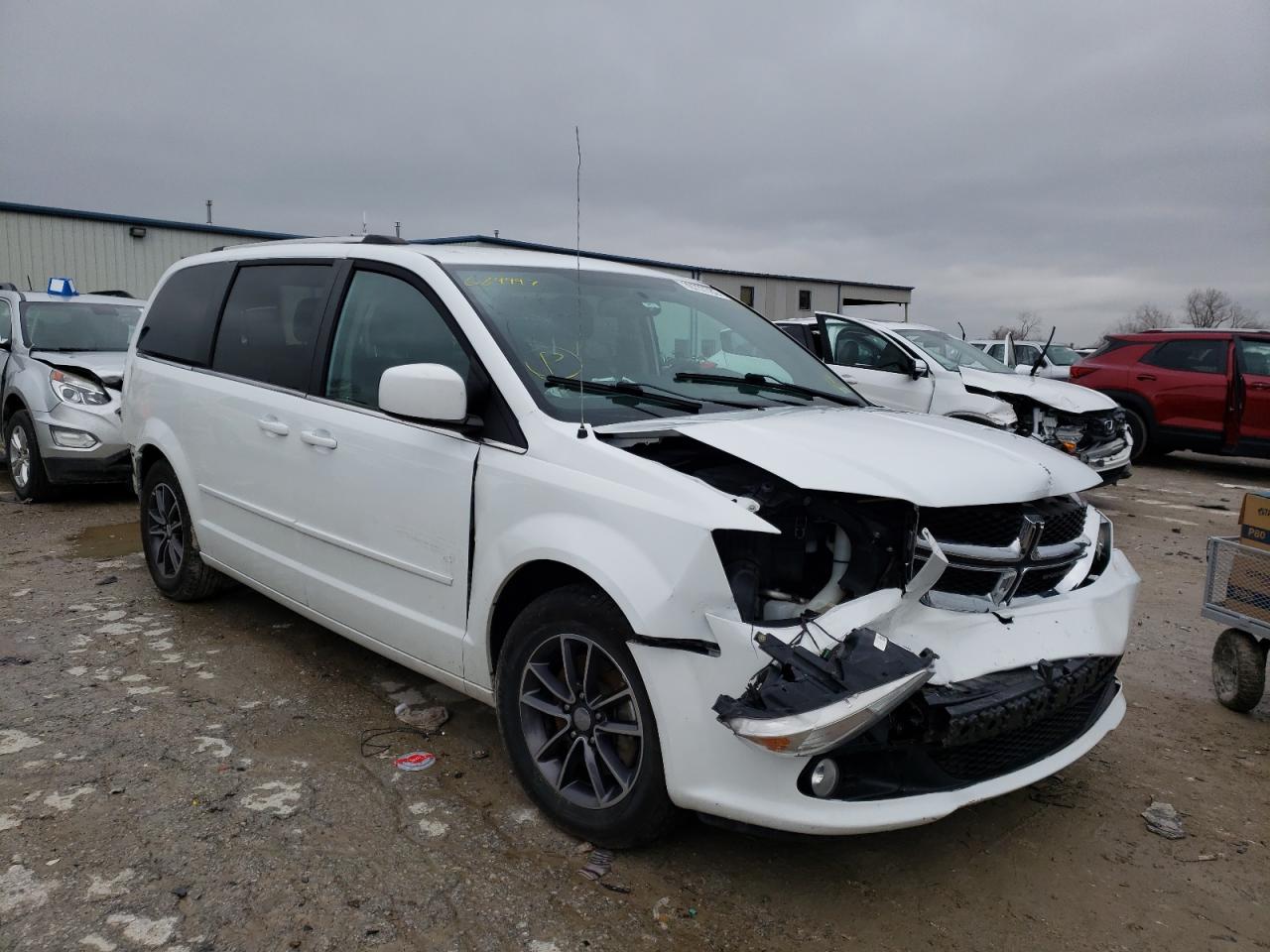 DODGE GRAND CARA 2017 with VIN 2C4RDGCG3HR689997 - Photo from auction
