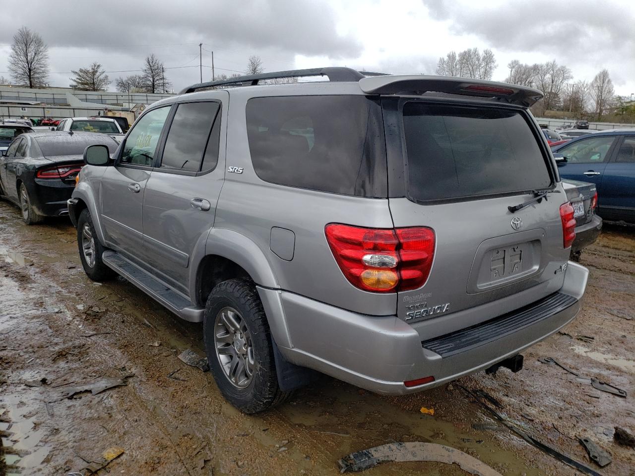 Photo 3 from auction – 2004 TOYOTA SEQUOIA SR with VIN 5TDZT34A04S215271