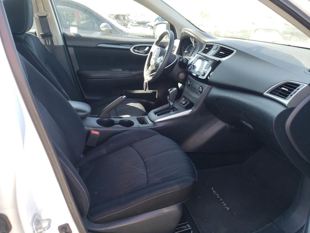 Photo 5 from auction – 2016 NISSAN SENTRA S with VIN 3N1AB7AP7GL654030