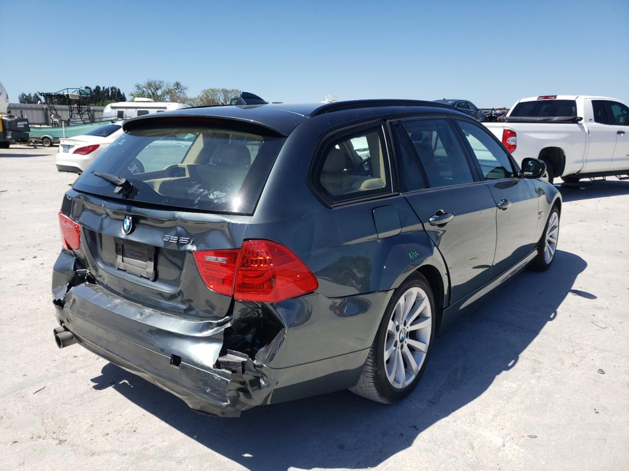 Photo 4 from auction – 2011 BMW 328 XI with VIN WBAUU3C51BA545018