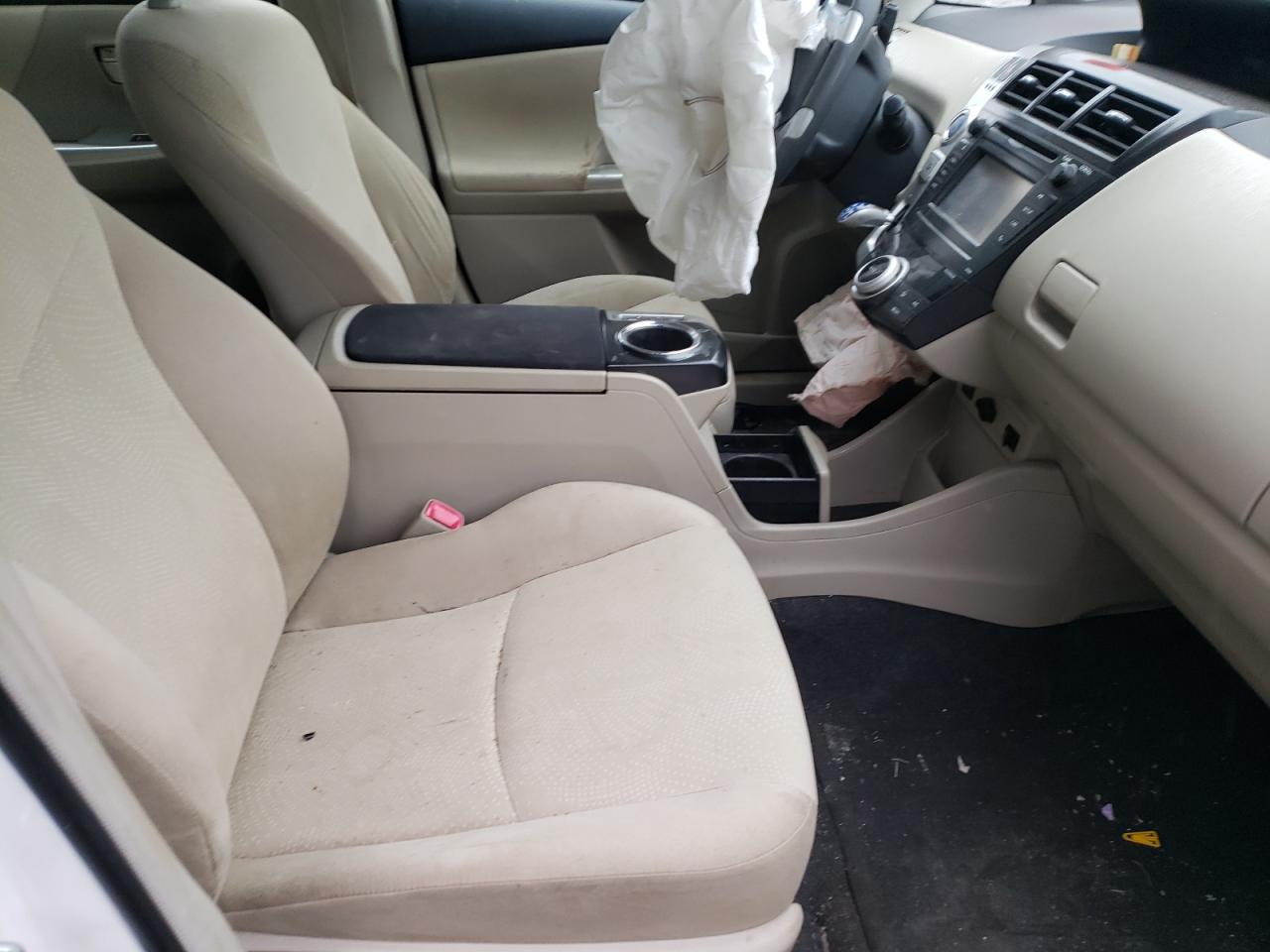 Photo 5 from auction – 2012 TOYOTA PRIUS V with VIN JTDZN3EU6C3021184