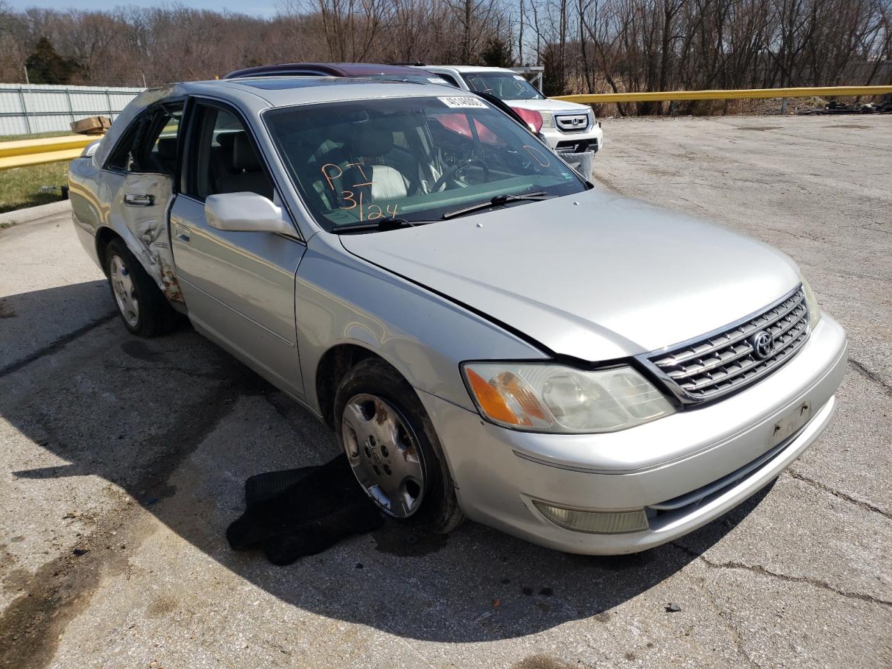 TOYOTA AVALON XL 2004 with VIN 4T1BF28B24U348482 - Photo from auction