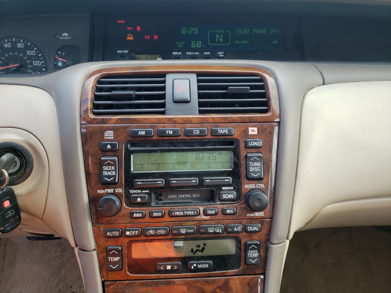 Photo 9 from auction – 2004 TOYOTA AVALON XL with VIN 4T1BF28B44U351965