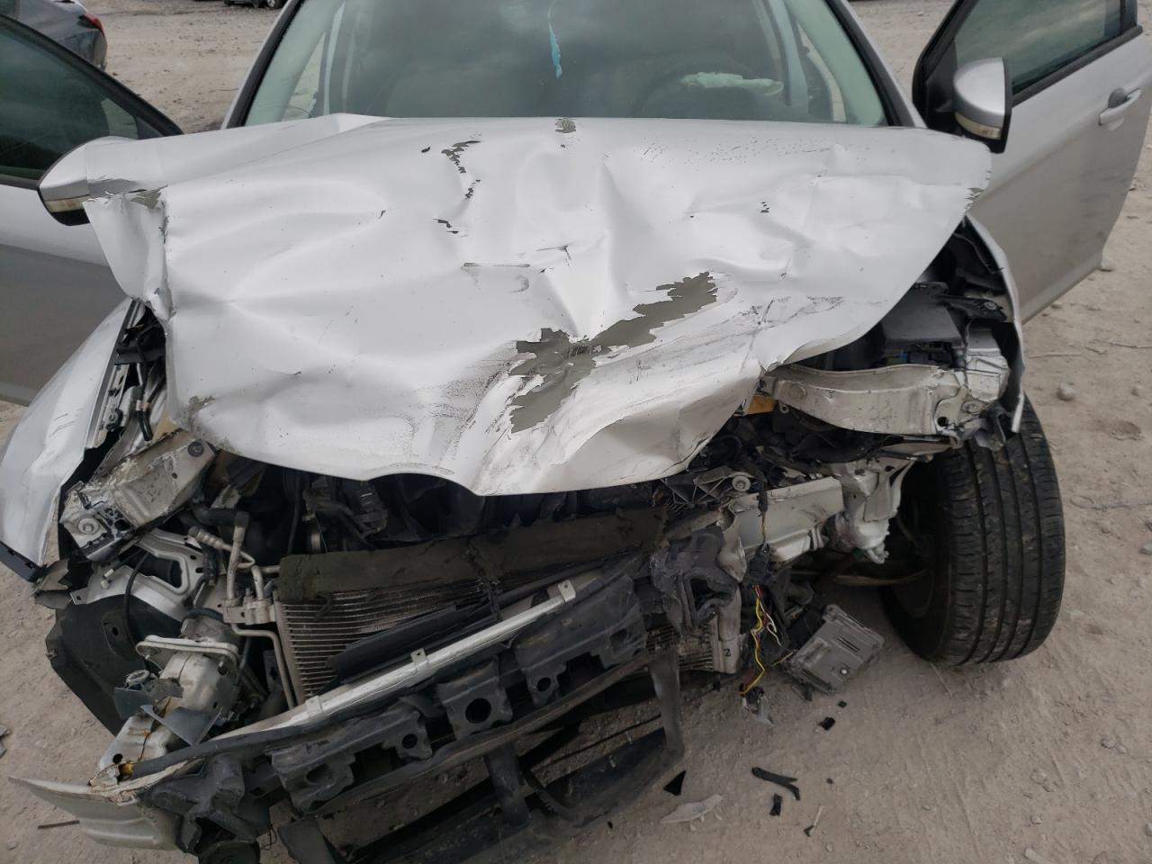 Zdjęcie 7 z aukcji – 2013 FORD FOCUS SE z VIN 1FADP3K27DL216709