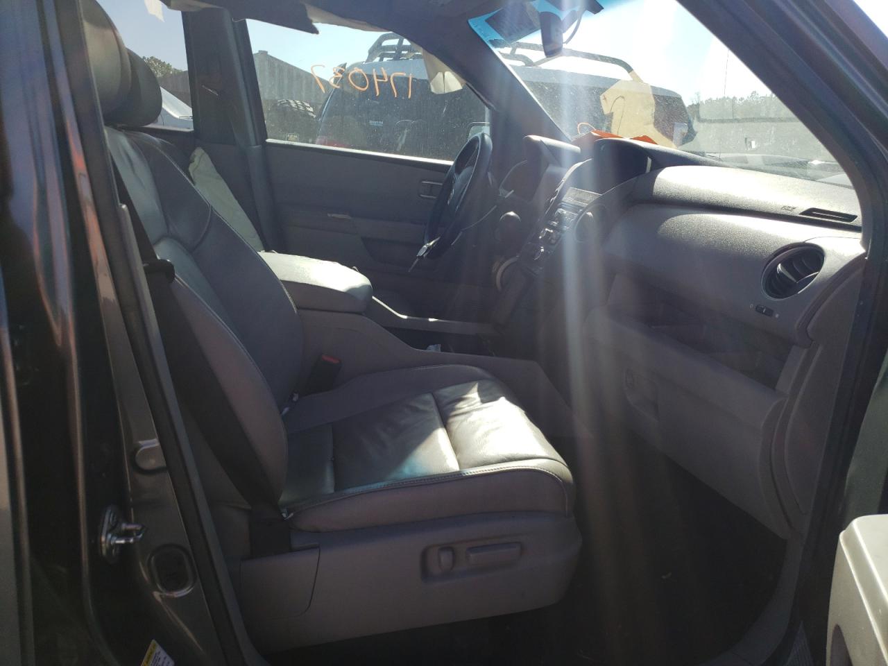 Photo 5 from auction – 2012 HONDA PILOT EXL with VIN 5FNYF3H59CB032387