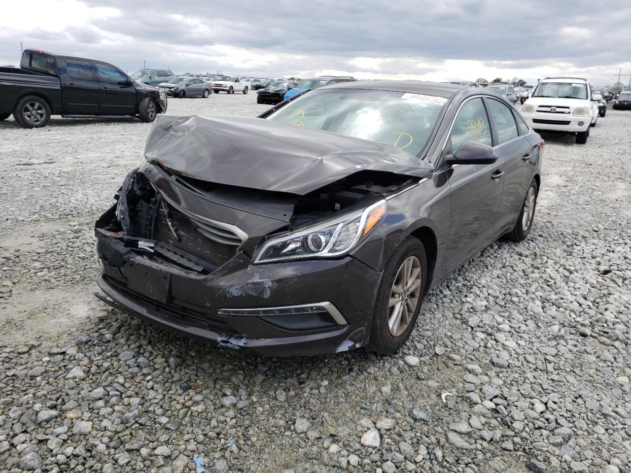 Photo 2 from auction – 2015 HYUNDAI SONATA SE with VIN 5NPE24AF3FH170861
