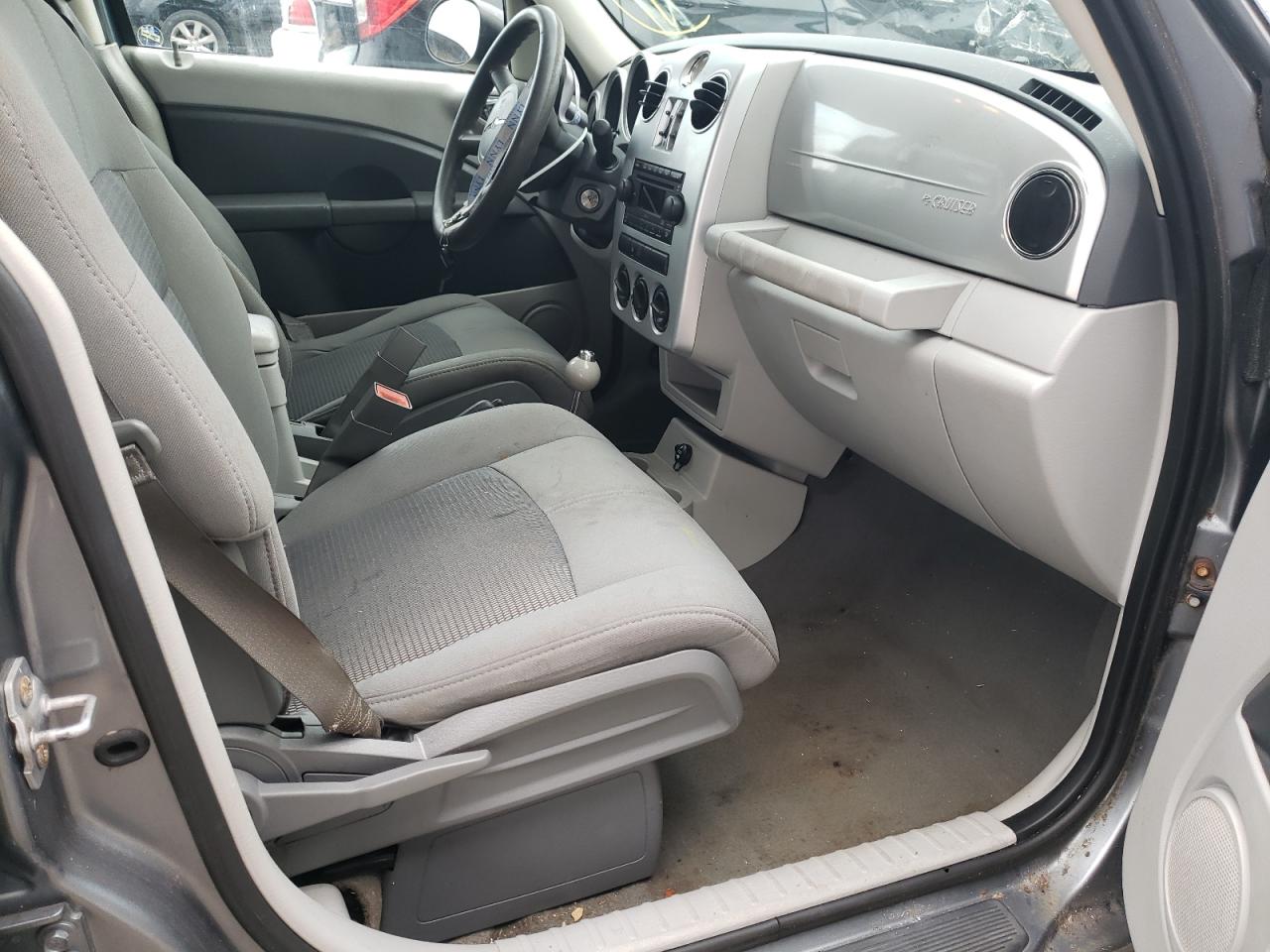 Photo 5 from auction – 2008 CHRYSLER PT CRUISER with VIN 3A8FY58B98T213459