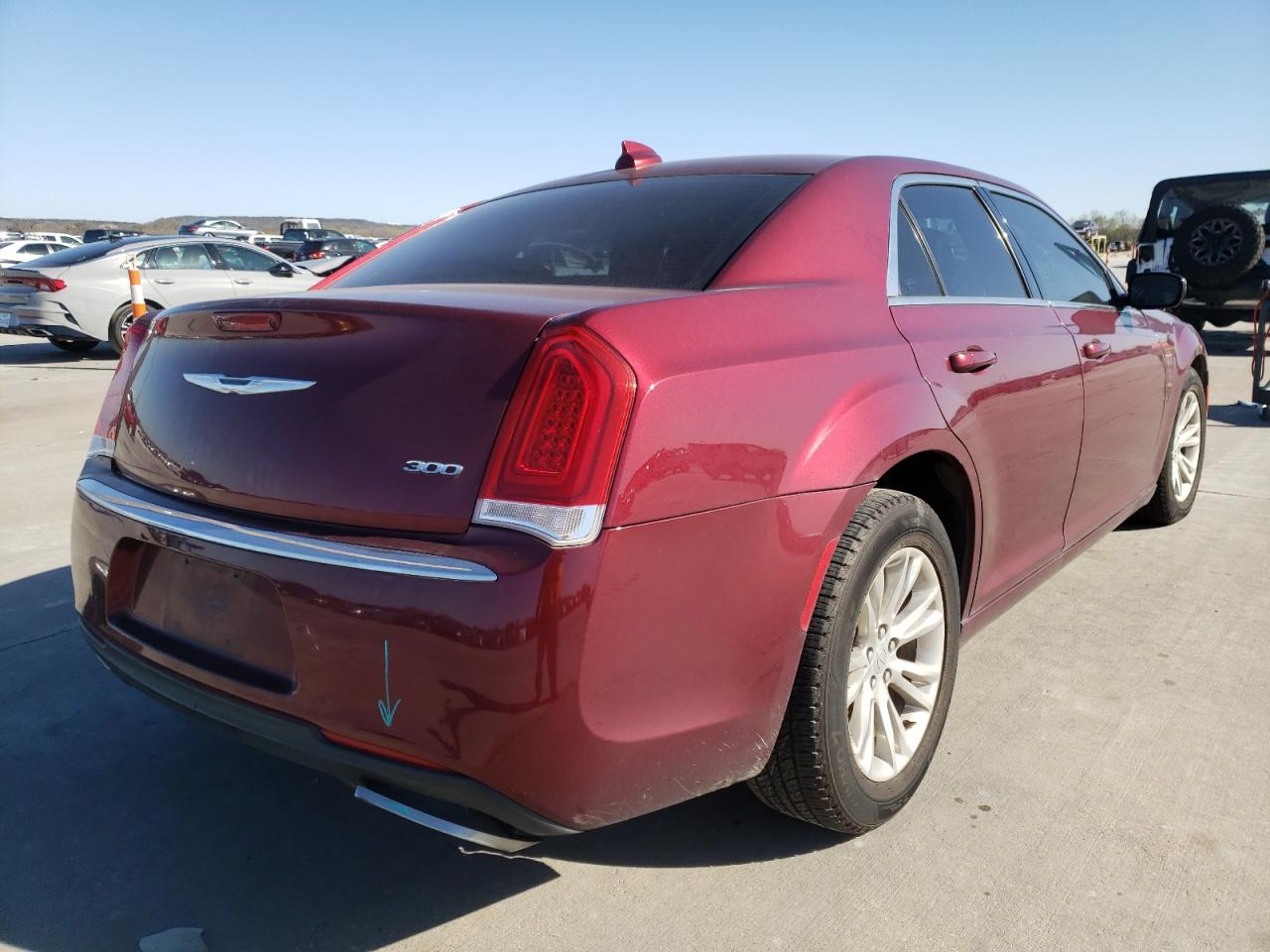 Photo 4 from auction – 2017 CHRYSLER 300 LIMITE with VIN 2C3CCAAG8HH612738