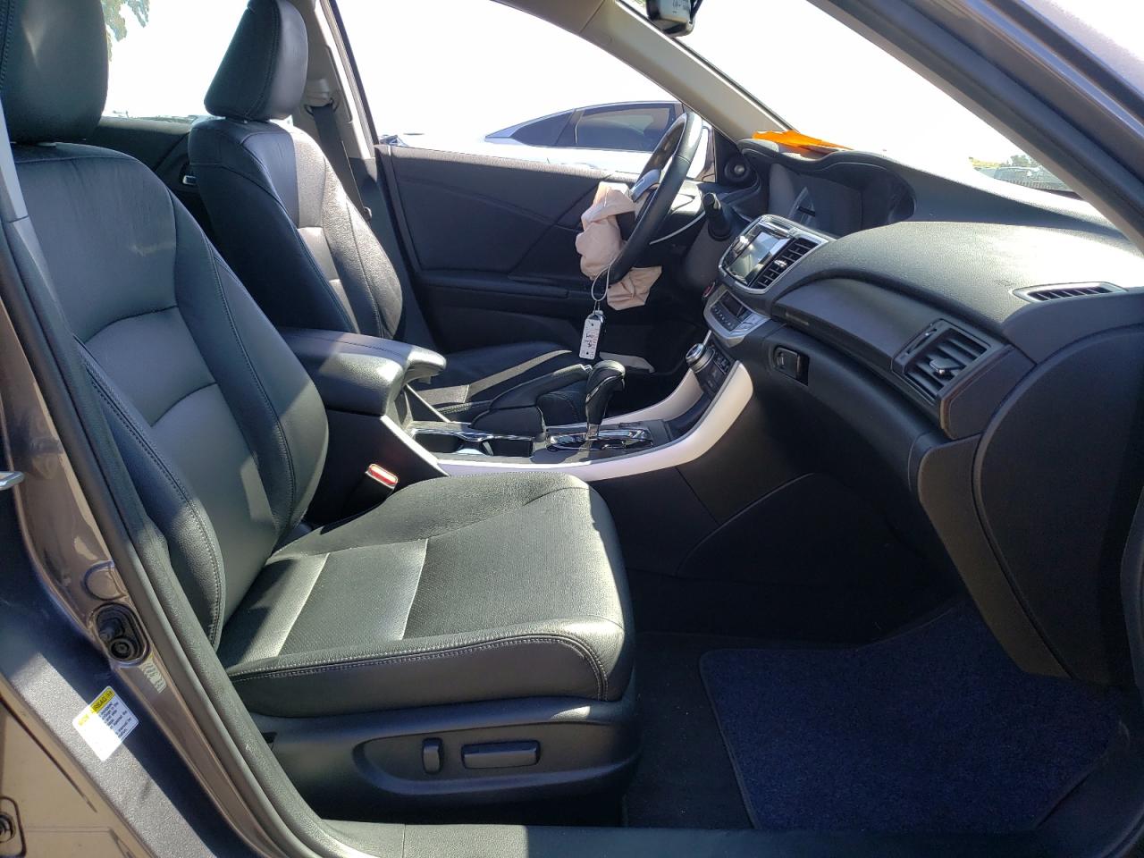 Photo 5 from auction – 2015 HONDA ACCORD EXL with VIN 1HGCR2F81FA054472