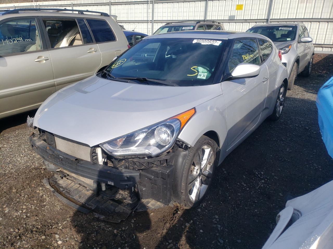 Photo 2 from auction – 2016 HYUNDAI VELOSTER with VIN KMHTC6AD9GU273011