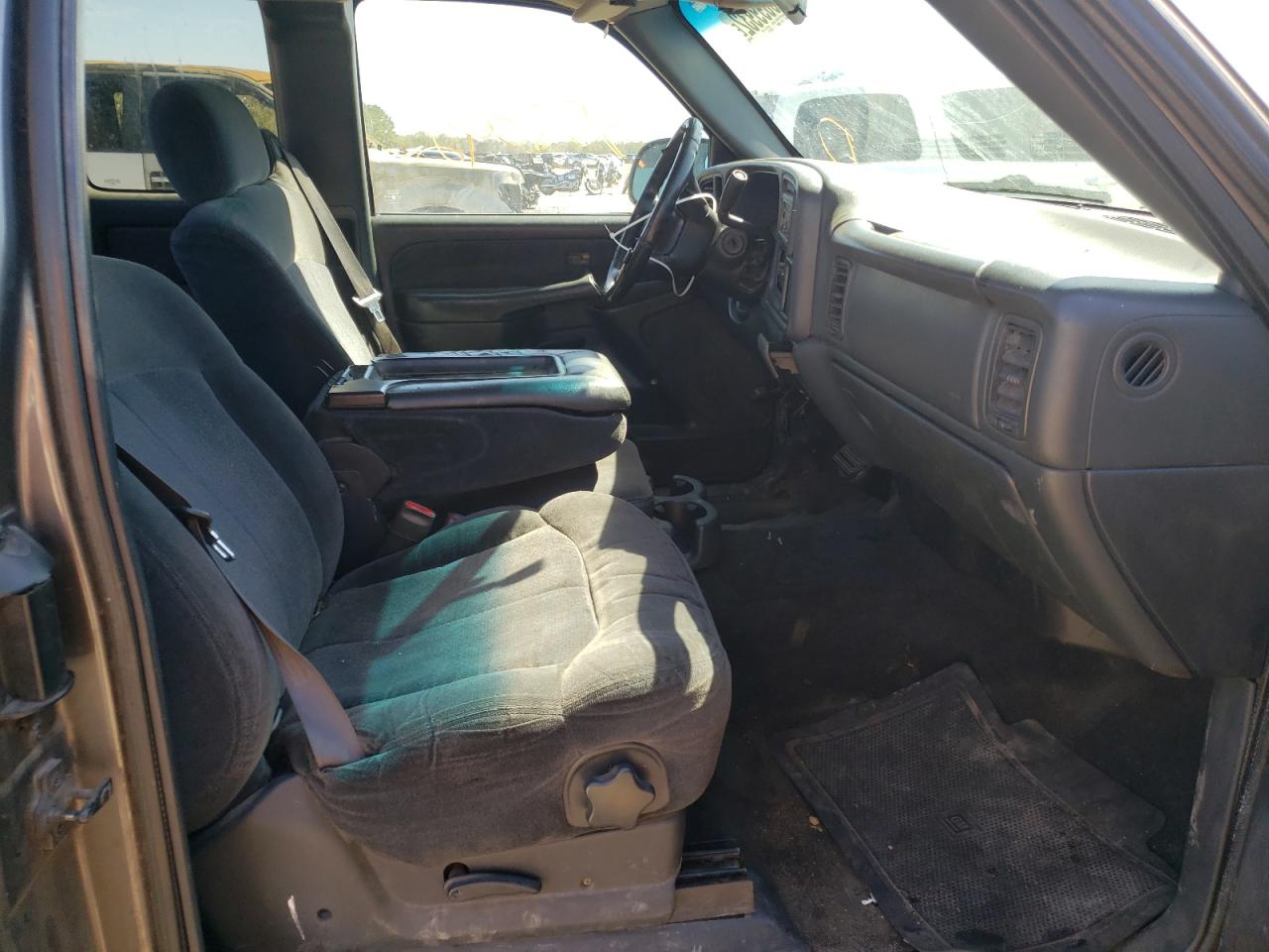 Photo 5 from auction – 2001 CHEVROLET SILVRDO LT with VIN 2GCEC19V611377181
