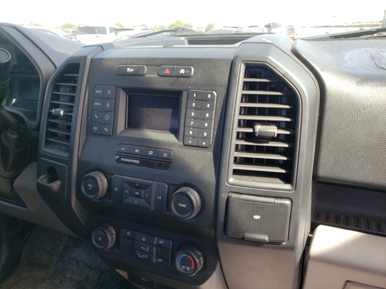 Photo 9 from auction – 2019 FORD F150 with VIN 1FTMF1CB5KKD90491