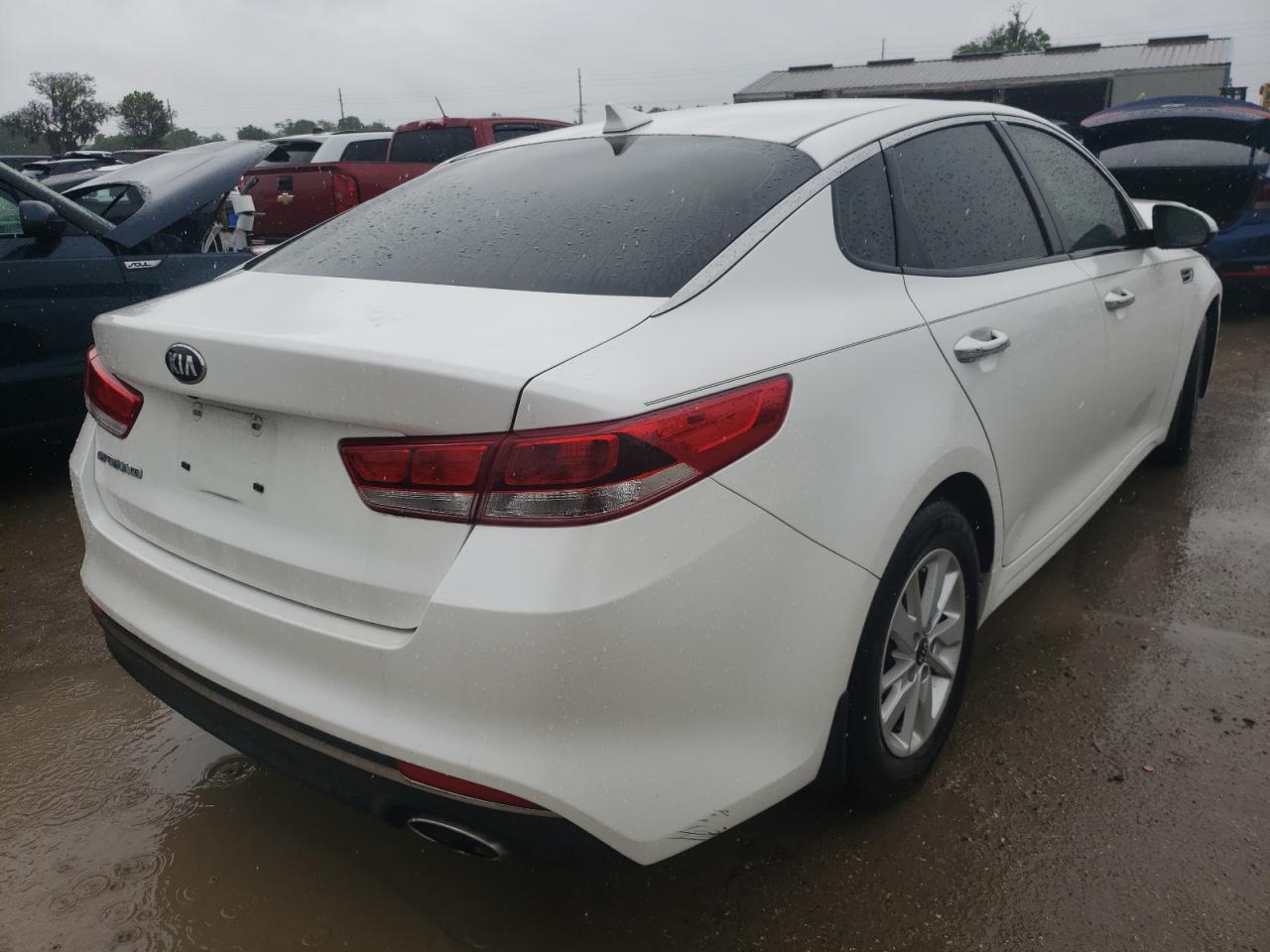 Photo 4 from auction – 2016 KIA OPTIMA LX with VIN KNAGT4L32G5072251