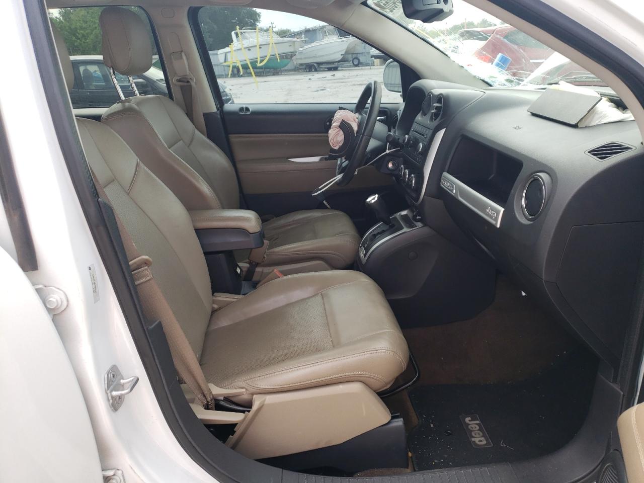 Photo 5 from auction – 2014 JEEP COMPASS LA with VIN 1C4NJCEA7ED672529