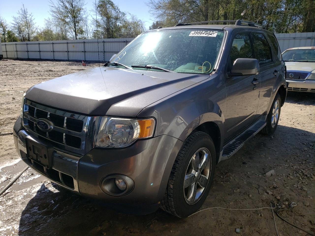 Photo 2 from auction – 2010 FORD ESCAPE LIM with VIN 1FMCU0EG5AKC66915