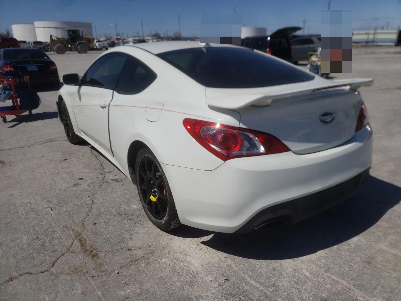 Photo 3 from auction – 2011 HYUNDAI GENESIS CO with VIN KMHHT6KDXBU057892