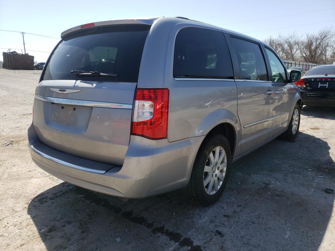 Photo 4 from auction – 2014 CHRYSLER TOWN & COU with VIN 2C4RC1BG2ER163924