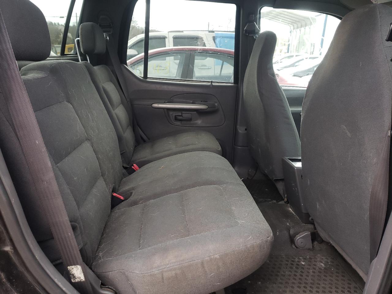 Photo 6 from auction – 2001 FORD EXPLORER S with VIN 1FMZU67E01UC58377