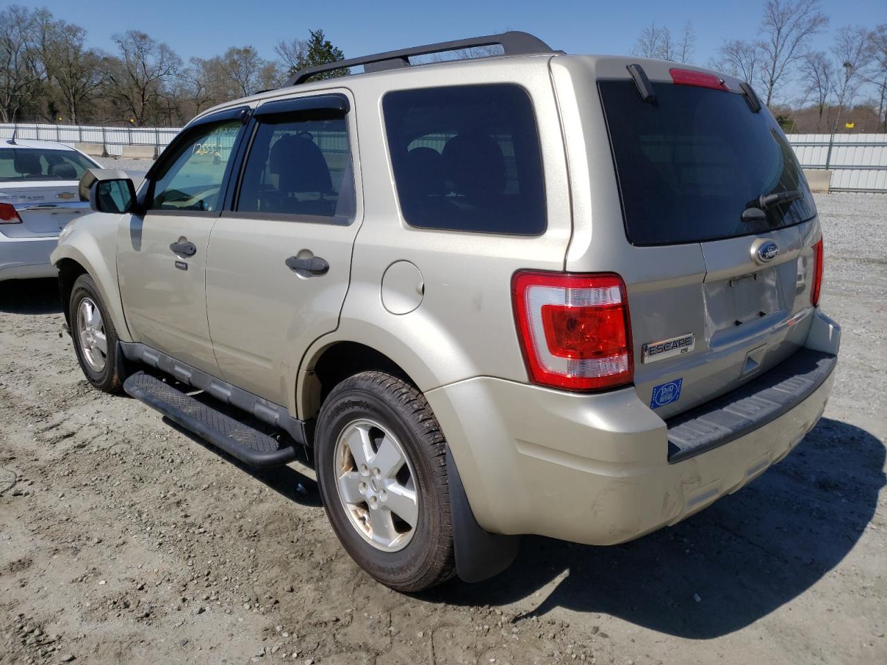 Photo 3 from auction – 2011 FORD ESCAPE with VIN 1FMCU0D79BKC47741