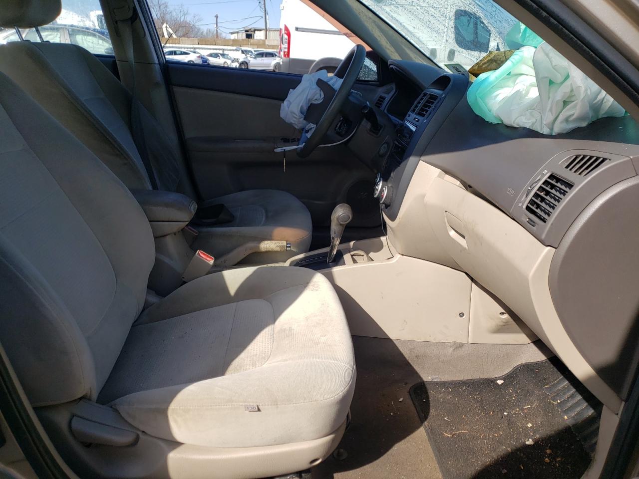 Photo 5 from auction – 2008 KIA SPECTRA EX with VIN KNAFE122685549410
