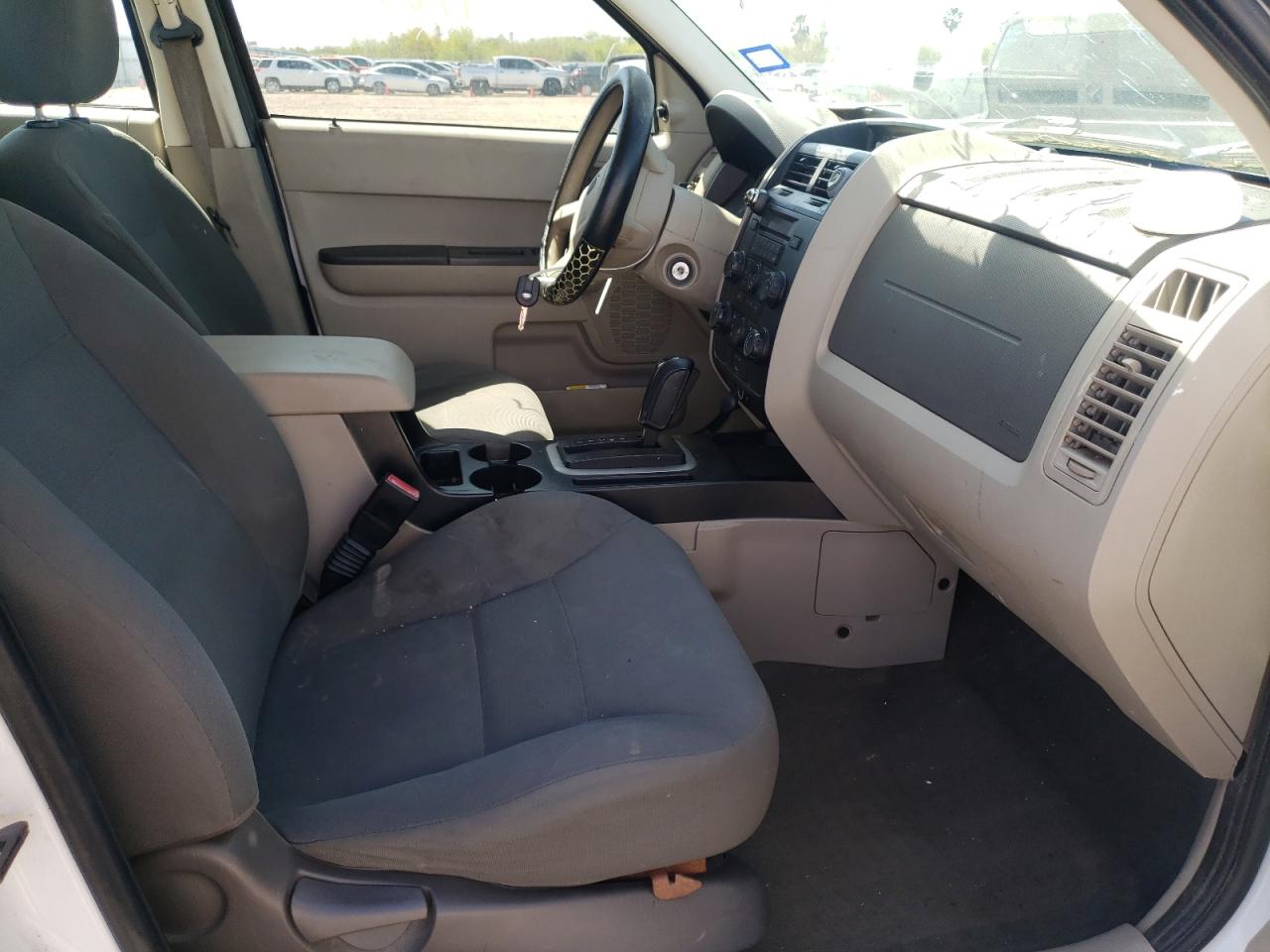 Photo 5 from auction – 2008 FORD ESCAPE XLS with VIN 1FMCU02Z98KE49833