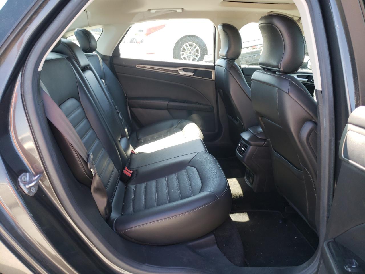 Photo 6 from auction – 2016 FORD FUSION SE with VIN 3FA6P0H94GR133997