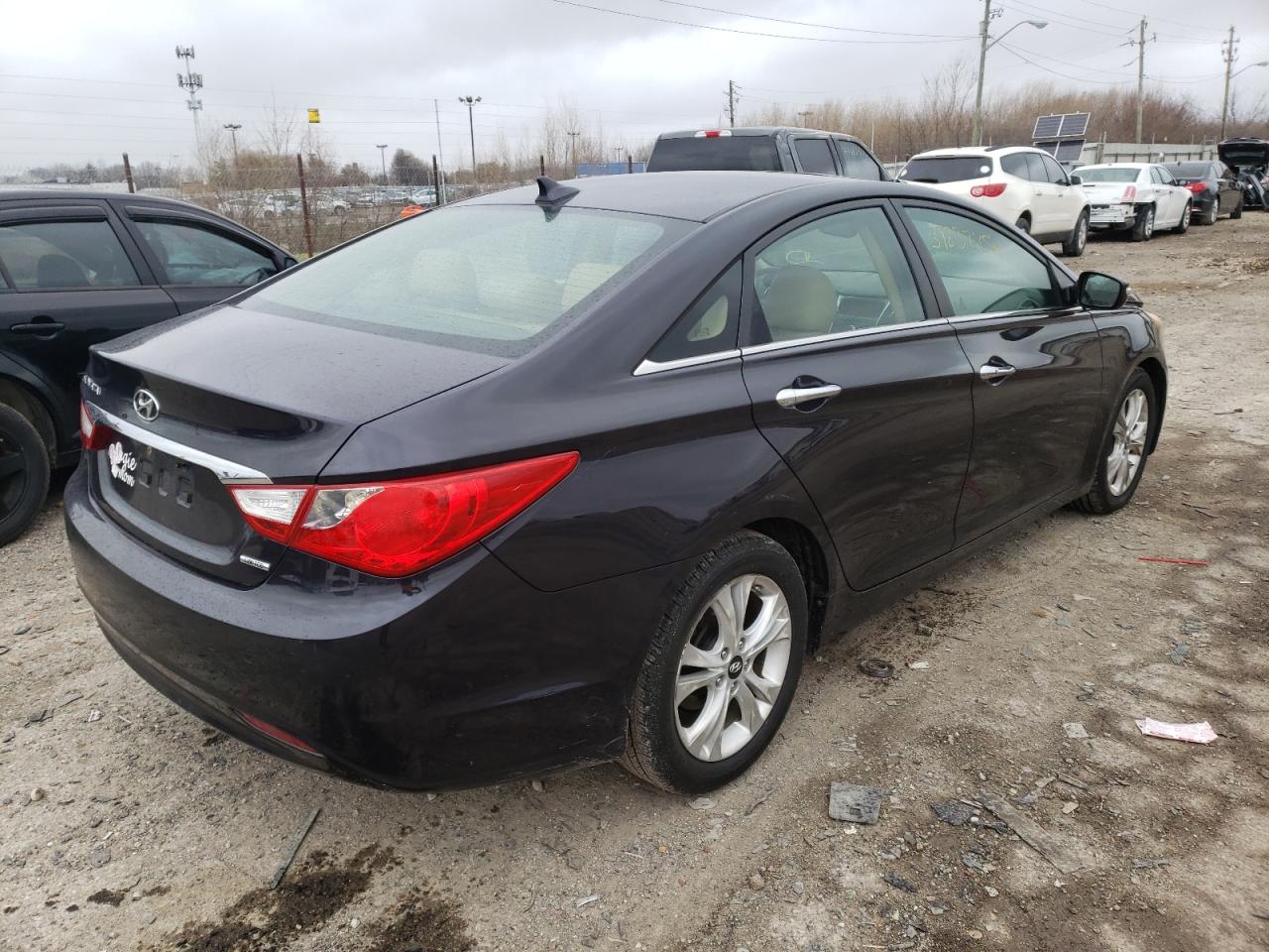 Photo 4 from auction – 2011 HYUNDAI SONATA SE with VIN 5NPEC4AC9BH148814