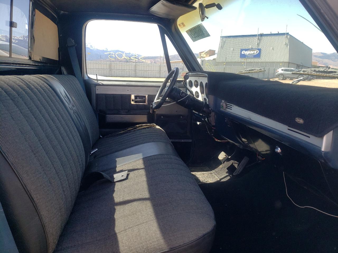 Photo 5 from auction – 1985 GMC C1500 with VIN 1GTDC14H4FS509181