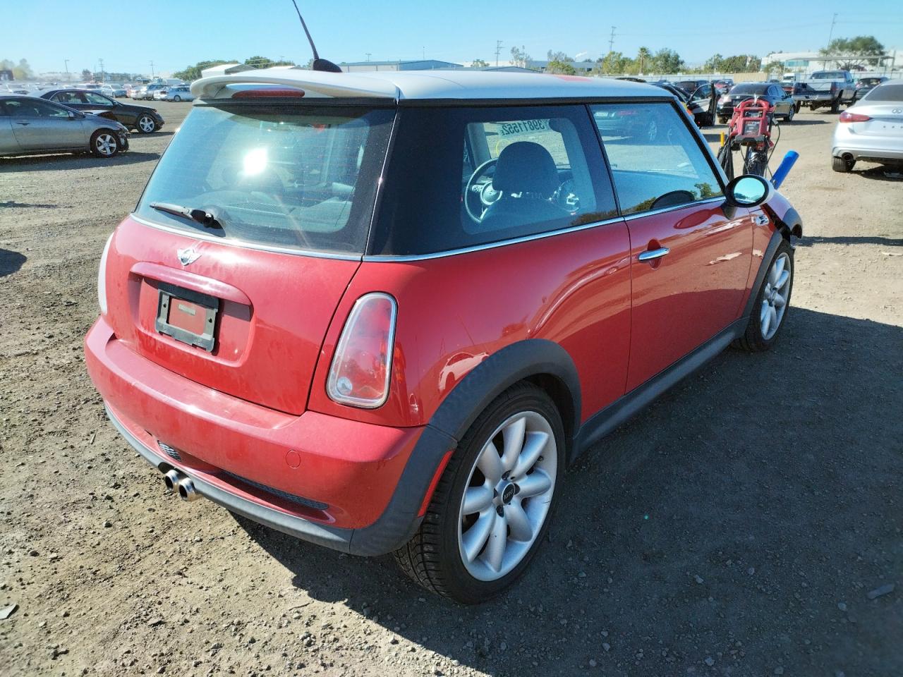 Photo 4 from auction – 2006 MINI COOPER S with VIN WMWRE33586TL22911