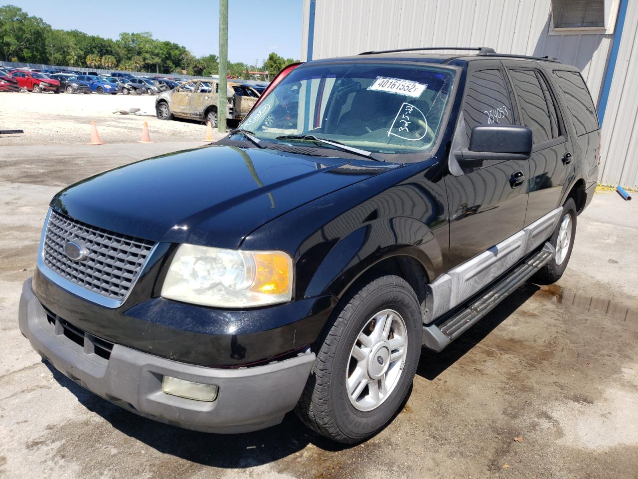 Photo 2 from auction – 2004 FORD EXPEDITION with VIN 1FMRU15W64LB50838
