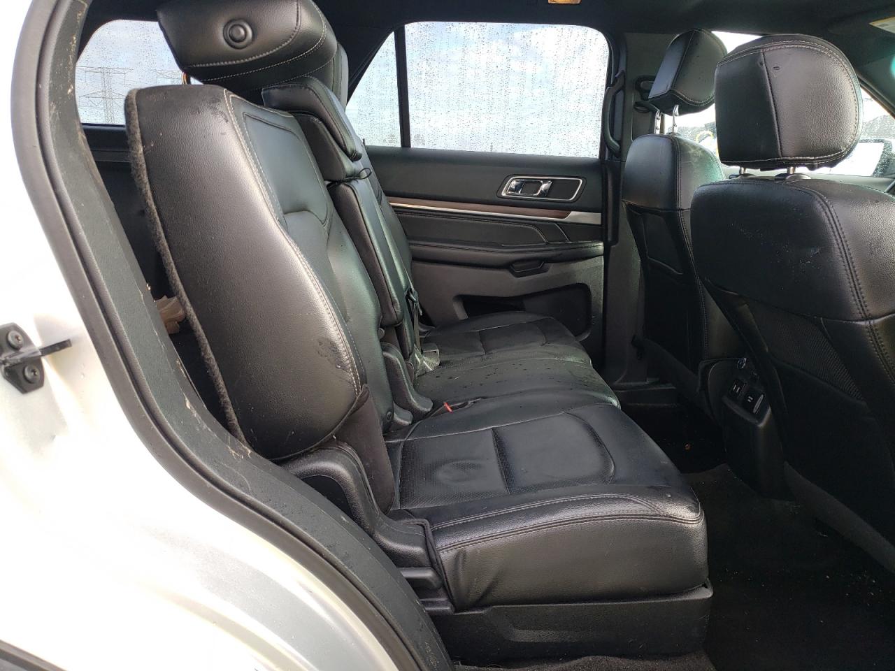 Photo 6 from auction – 2016 FORD EXPLORER L with VIN 1FM5K8F8XGGA88192