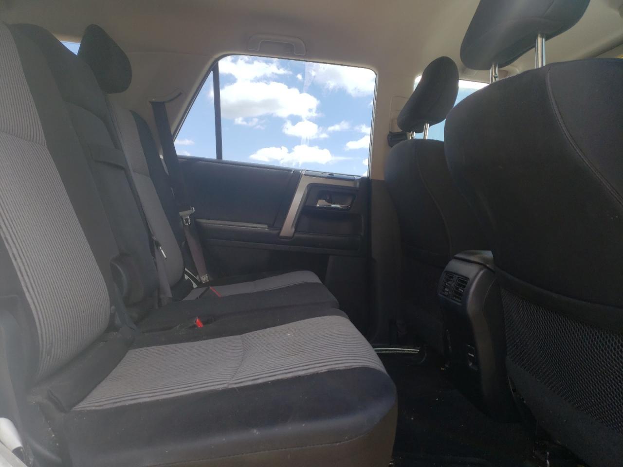Photo 6 from auction – 2016 TOYOTA 4RUNNER SR with VIN JTEZU5JR4G5128501