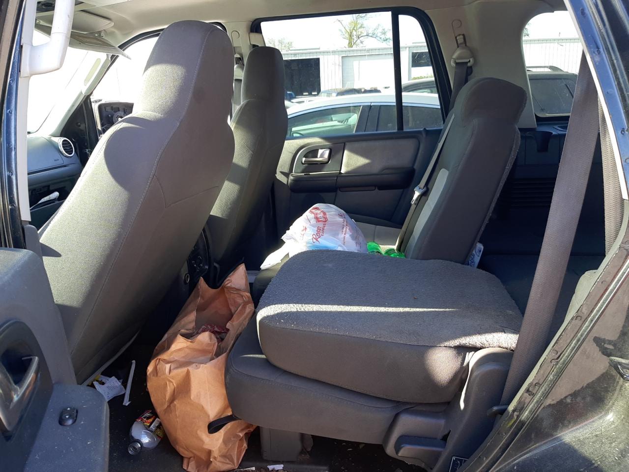 صورة رقم 6 من المزاد - 2003 FORD EXPEDITION مع VIN 1FMPU16LX3LB94528