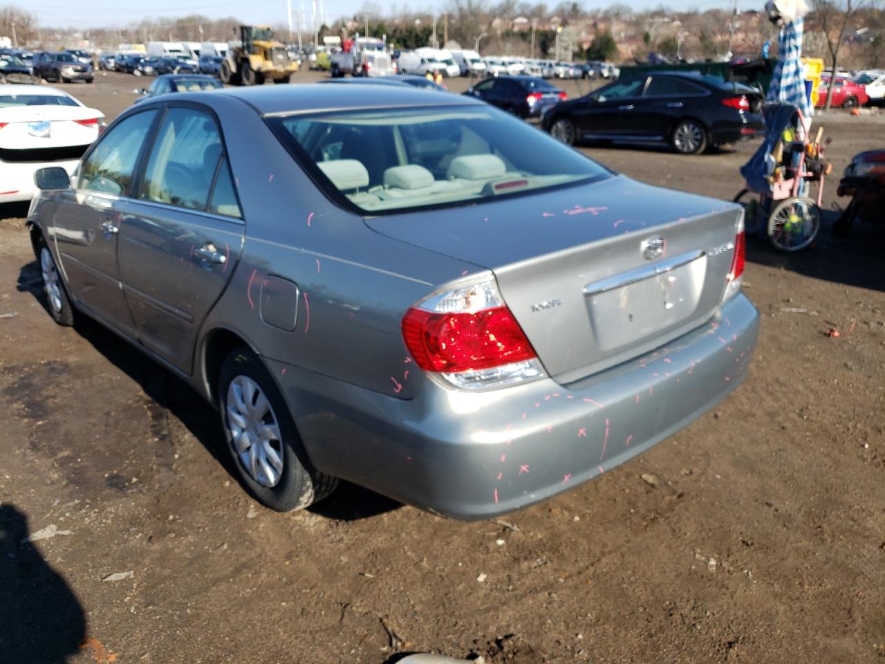 Photo 3 from auction – 2005 TOYOTA CAMRY LE with VIN 4T1BE32K05U946654