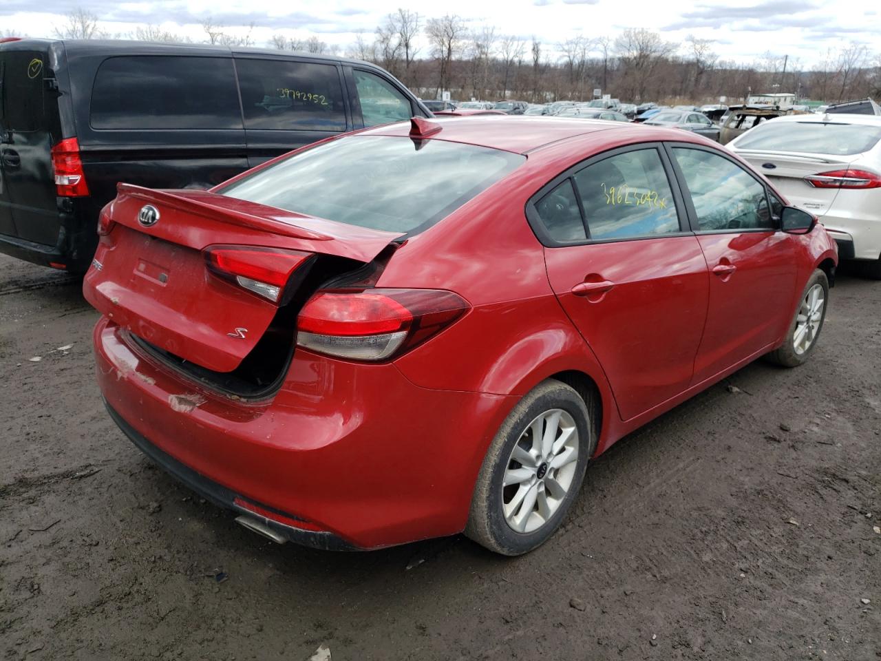 Photo 4 from auction – 2017 KIA FORTE LX with VIN 3KPFL4A74HE020579