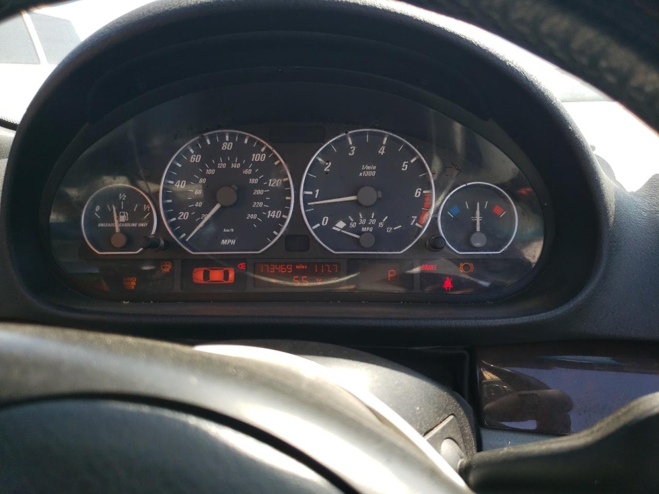 Photo 8 from auction – 2001 BMW 330 CI with VIN WBABS53441JU88098